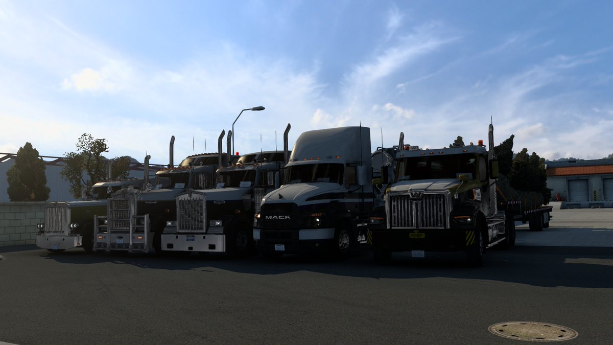 GlobalCargo_VTC's tweet photo. Tonight we held another of our own division convoys! 
All divisions, Class I - IV were able to take part with their own cargo to deliver!

📸 - B33TLE, AngeloNL, bochtepakke

#AmericanTruckSimulator #ATS https://t.co/n4QTAwXmBb