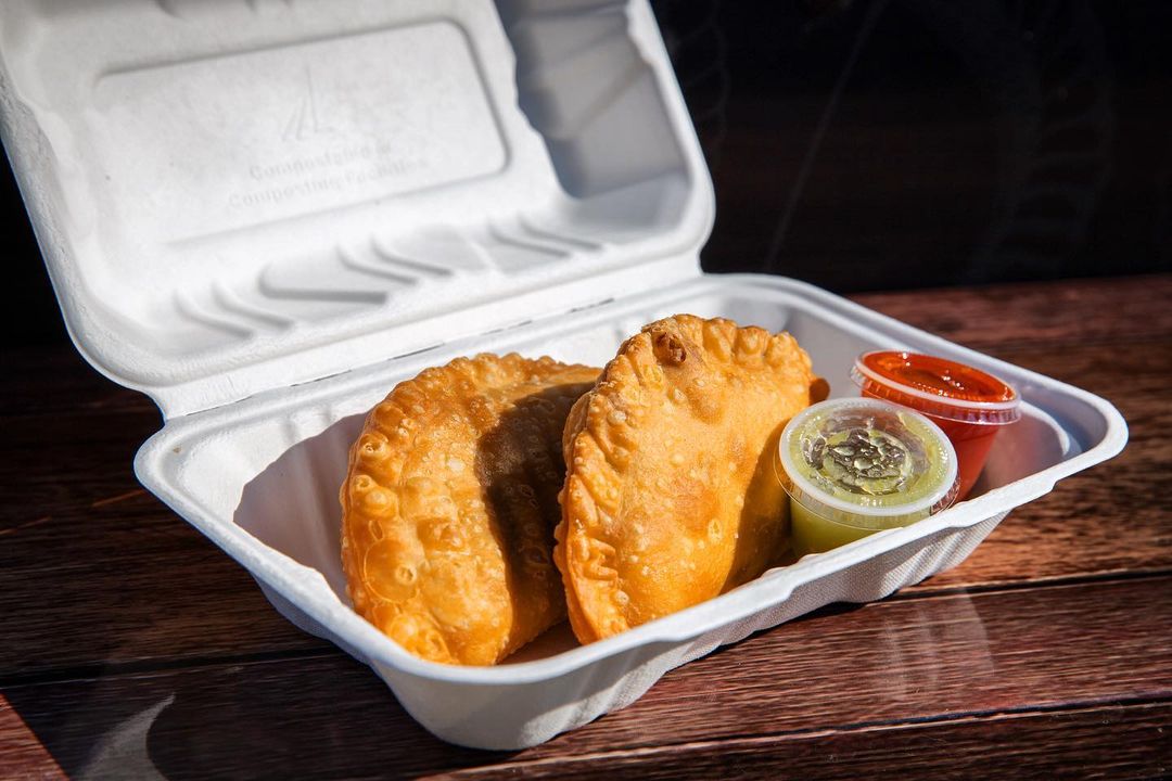 This #FoodTruckFriday we are showcasing family-owned & operated food tuck, @wannaempanada. The Gioio trio whip up some of the best fried & flaky empanadas in the game. Book this food truck through our website 🔗nyfta.org/wanna-empanada