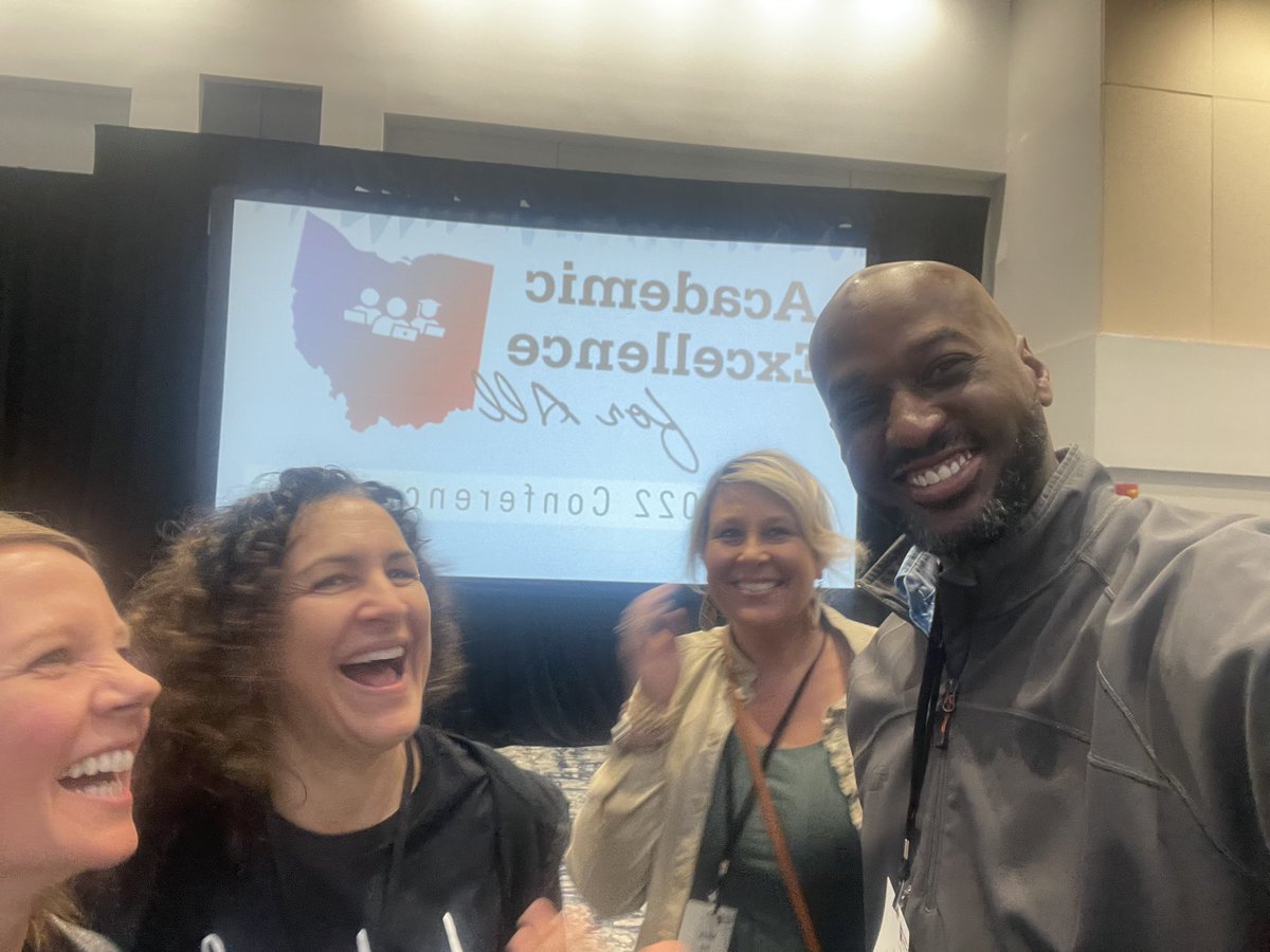IHPSSpanish's tweet photo. We were all smiles today at ODE’s Academic Excellence for All conference!

We must be Bold, Brave, and Courageous in our conversations around equity, relationships with learners, and our lens in instruction. #IHPromise #EpicIHPS @MrCashHayden @IHSD_Dean @jgardne24107504 https://t.co/jzA0C7NYRh