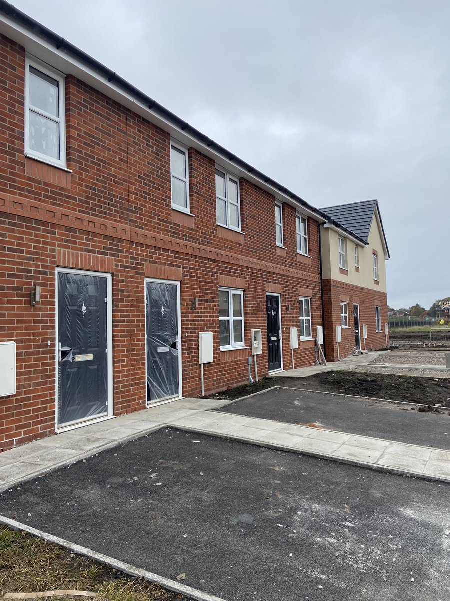 Latterdonna's tweet photo. Real Team effort today &amp; great to be on-site at Eldercot Park with MCI Developments &amp; @Your_Housing Colleagues… Gillian Keevey, David Stewart, Jill Horsfall, Ann Kirkham, Laura Harding &amp; Rachel Keating.  Another 234 affordable homes supported by Homes England. https://t.co/drxLZJGJSg