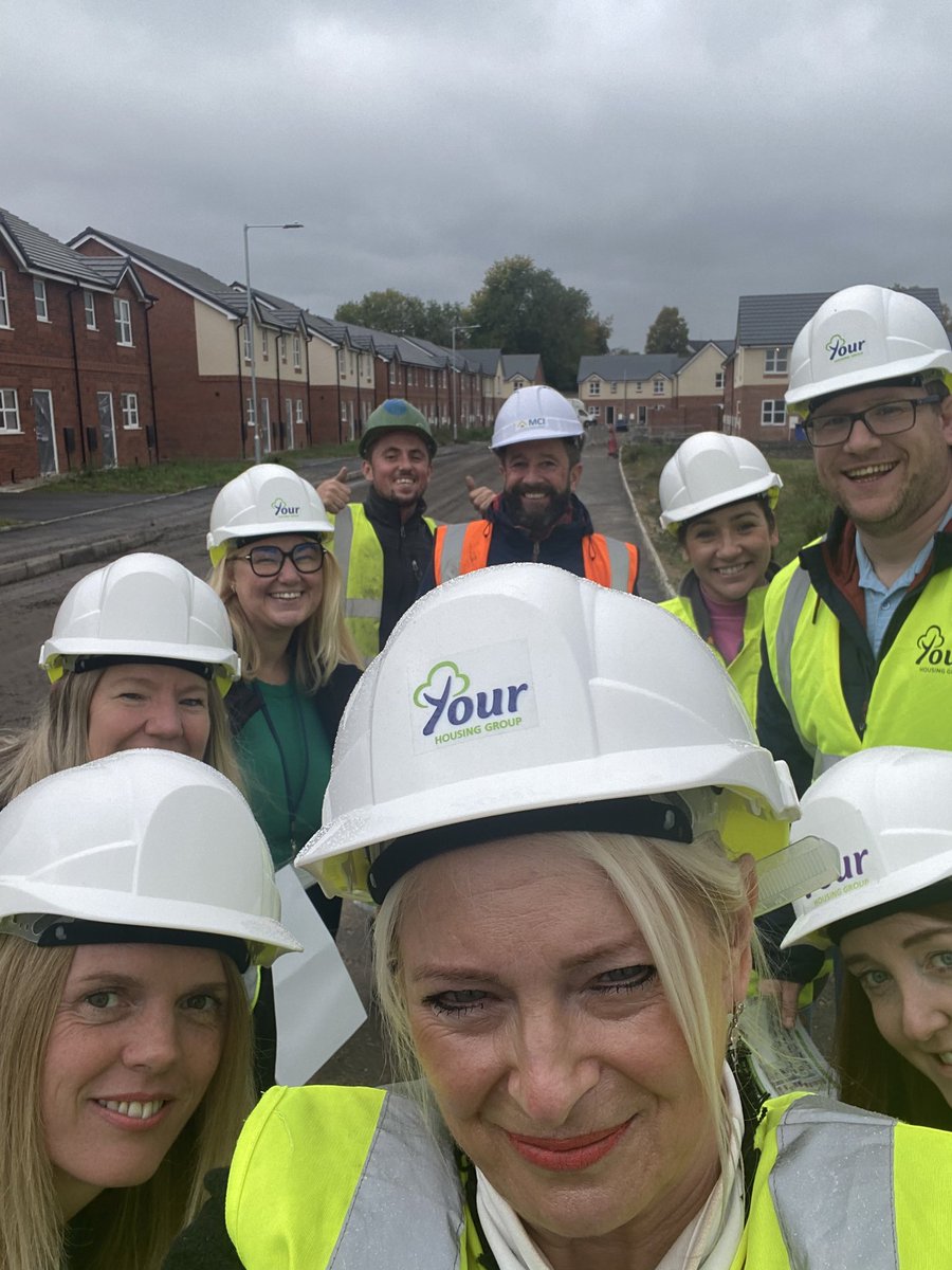 Latterdonna's tweet photo. Real Team effort today &amp; great to be on-site at Eldercot Park with MCI Developments &amp; @Your_Housing Colleagues… Gillian Keevey, David Stewart, Jill Horsfall, Ann Kirkham, Laura Harding &amp; Rachel Keating.  Another 234 affordable homes supported by Homes England. https://t.co/drxLZJGJSg