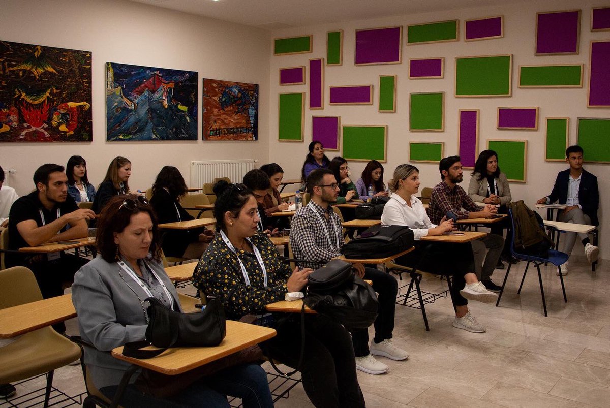 ilefsocial's tweet photo. CIDA 2022 Sonuç Bildirgesi’nin okunmasıyla tamamlandı…
CIDA 2022 3. Dijital Çağda İletişim Sempozyumu’nun son günü iki oturum ve bir panelin yanı sıra bilgisayar laboratuvarımızda gerçekleşen workshop ile sona erdi. 
@cidaintl #CIDA2022 https://t.co/LY5CZnCrFW