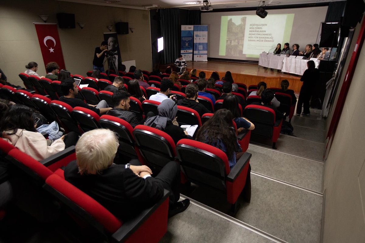 ilefsocial's tweet photo. CIDA 2022 Sonuç Bildirgesi’nin okunmasıyla tamamlandı…
CIDA 2022 3. Dijital Çağda İletişim Sempozyumu’nun son günü iki oturum ve bir panelin yanı sıra bilgisayar laboratuvarımızda gerçekleşen workshop ile sona erdi. 
@cidaintl #CIDA2022 https://t.co/LY5CZnCrFW