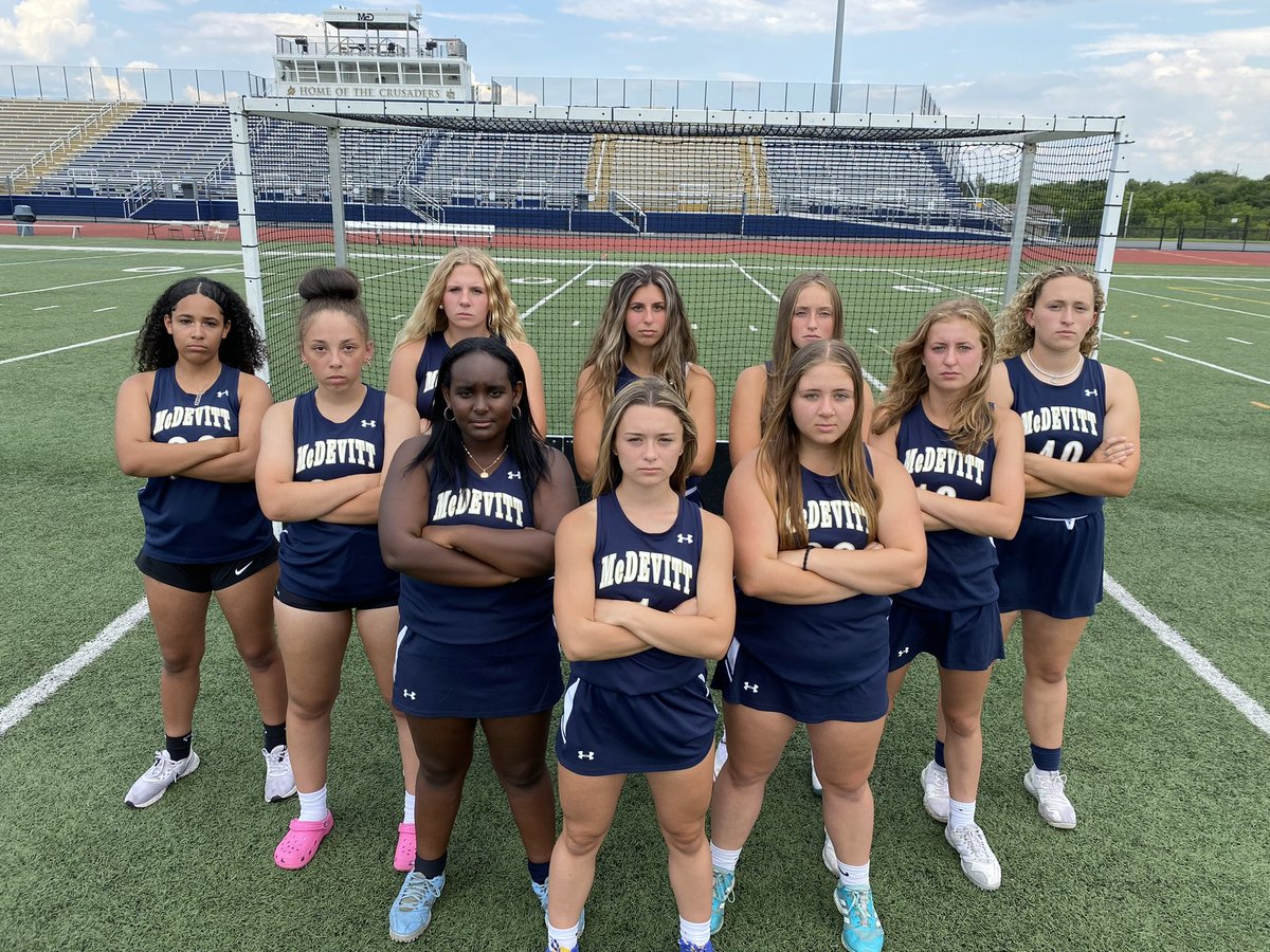 SENIOR NIGHT MONDAY 10/17
Be sure to come support these 10 great seniors and our varsity team as they take on CD East @ home at 6:30pm. The senior ceremony will begin at 6:00. BE THERE!!!
