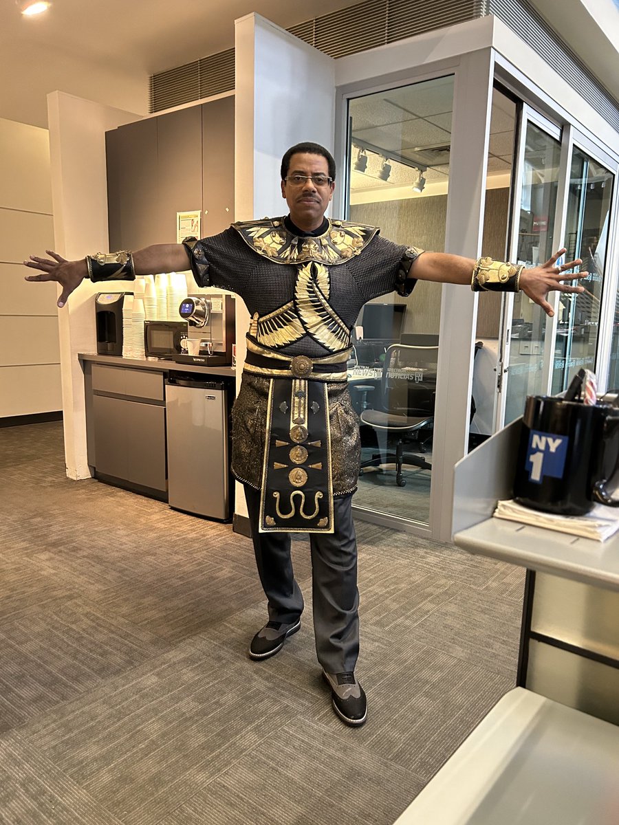 ZackFinkNews's tweet photo. #FasionFriday at NY1, as @DeanMeminger puts the rest of us to shame with this getup https://t.co/PJCW63KJTw