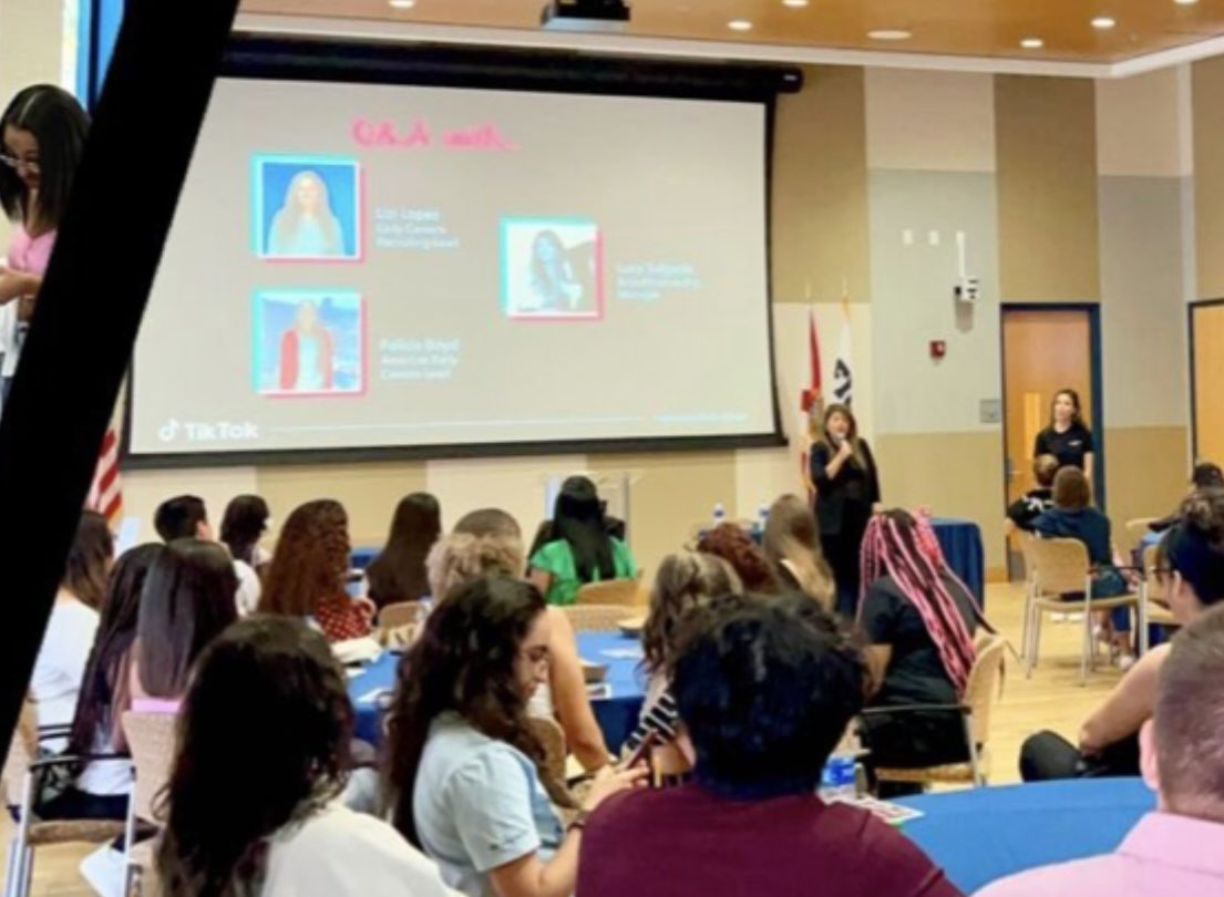 HaramiIslam's tweet photo. Had a great time at the TikTok Takeover @ FIU! Learned a lot about the TikTok work culture and about new job opportunities! @tiktok_us @FIUBusiness #WeAreFIU @NancyRichmond https://t.co/9blI2JZE8b