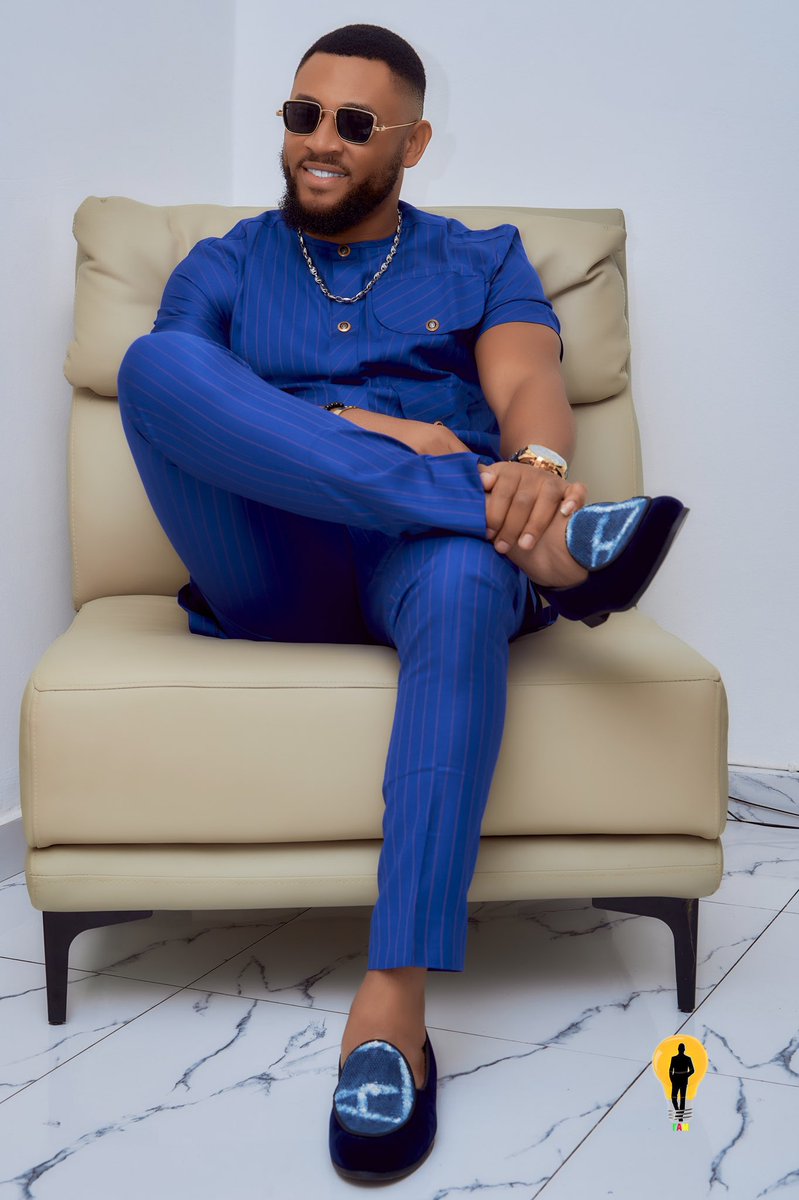 nsang_officiel's tweet photo. Va droit devant ! Ne laisse rien ni personne
t'éloigner de ton objectif ! Tu as droit au succès ! Tu as droit au bonheur !
Crois en toi ! Tu le mérites!
@iamdu237 le meilleur de sa génération
#cameroonian_actor #prosperity #AD #demarquetoi #iam237💚❤💛 #danielnsang #douala https://t.co/ViIPFMyztp