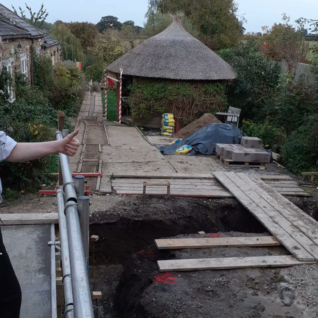 masons_odcombe's tweet photo. 🚨UPDATE🚨
Starting with the foundations on the kitchen. https://t.co/8u5UIXqrpY