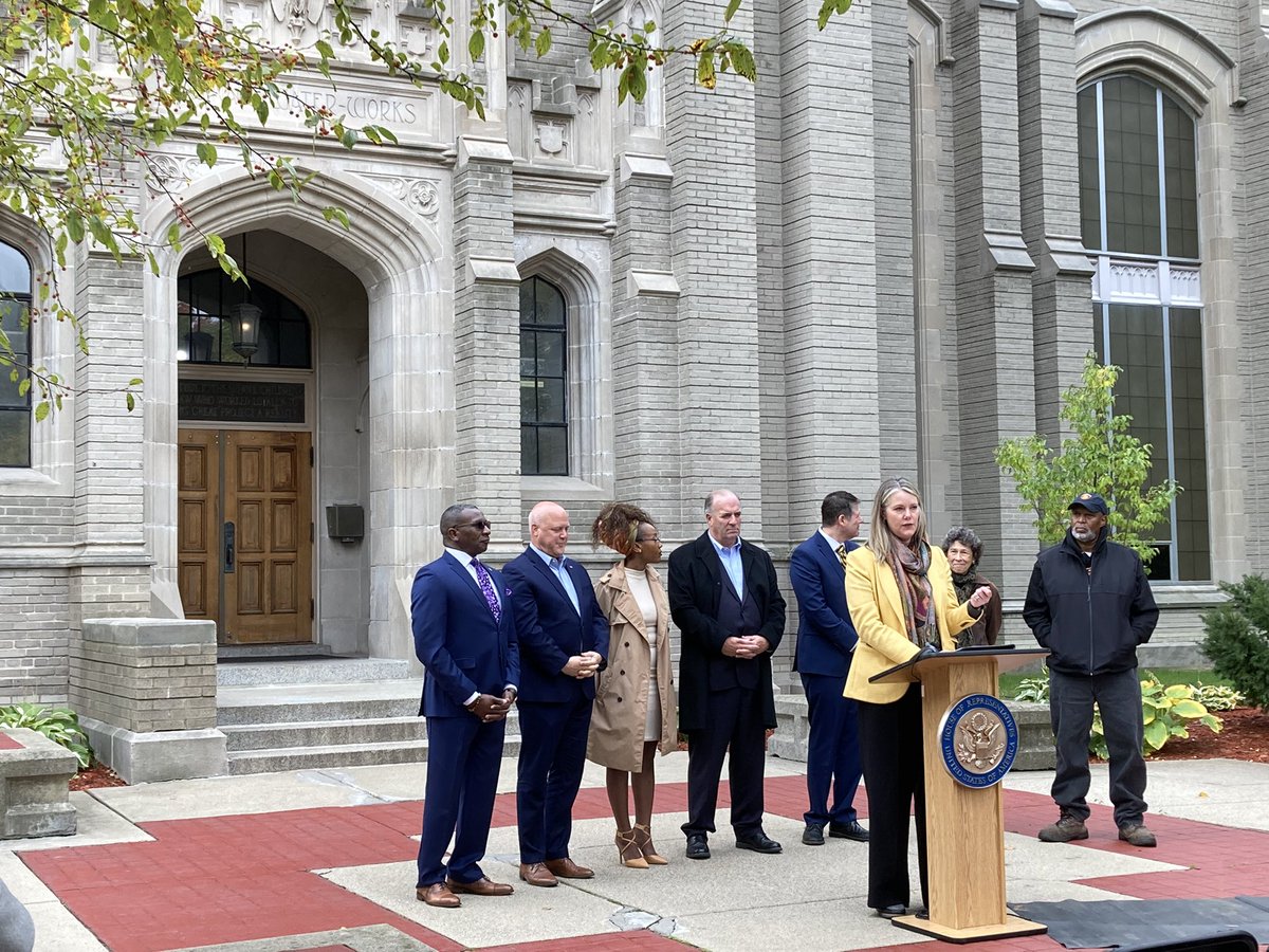 Appreciating @EPAGreatLakes #Region5 <a href="/MichiganEGLE/">Michigan EGLE</a> leaders traveling &amp; listening to community-based orgs like #Saginaw Community Alliance for the People on need to link utilities funding w/ HH affordability, COVID arrearage forgiveness &amp; work force dev. <a href="/MWRO/">MI WelfareRights Org</a> <a href="/PeoplesWaterDet/">People's Water Board</a>