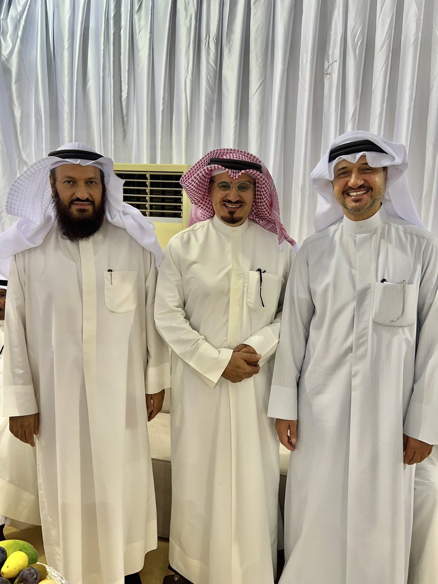 Ahmdalmaimoni's tweet photo. تشرفنا هذه الليله بحضور
النائب / محمد هايف المطيري 
النائب / ماجد مساعد المطيري على حفل العشاء المقام على شرفهم في ديواننا وحضور الاخوه الأعلاميين وعدد كبير من أبناء العمومه والأصدقاء الغالين . https://t.co/390DBOqi3e