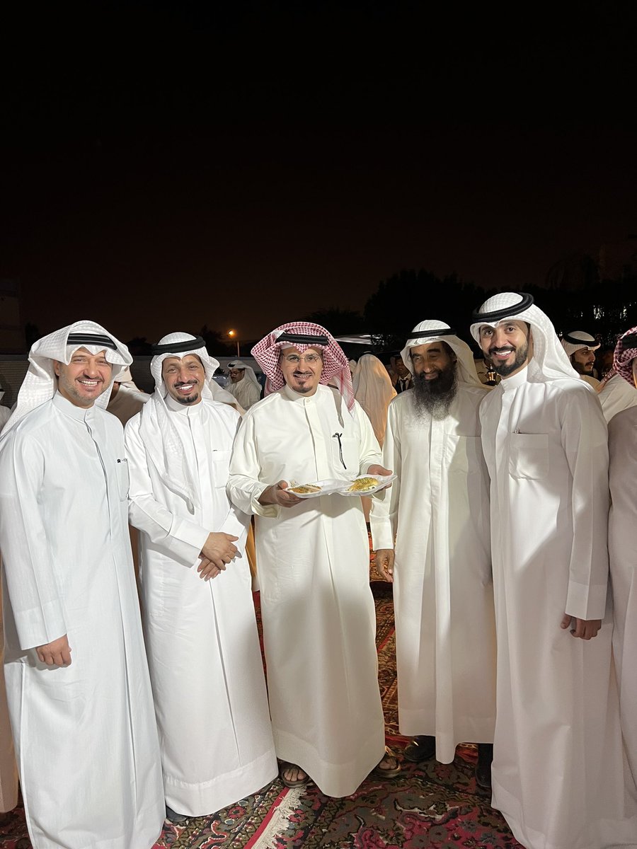 Ahmdalmaimoni's tweet photo. تشرفنا هذه الليله بحضور
النائب / محمد هايف المطيري 
النائب / ماجد مساعد المطيري على حفل العشاء المقام على شرفهم في ديواننا وحضور الاخوه الأعلاميين وعدد كبير من أبناء العمومه والأصدقاء الغالين . https://t.co/390DBOqi3e