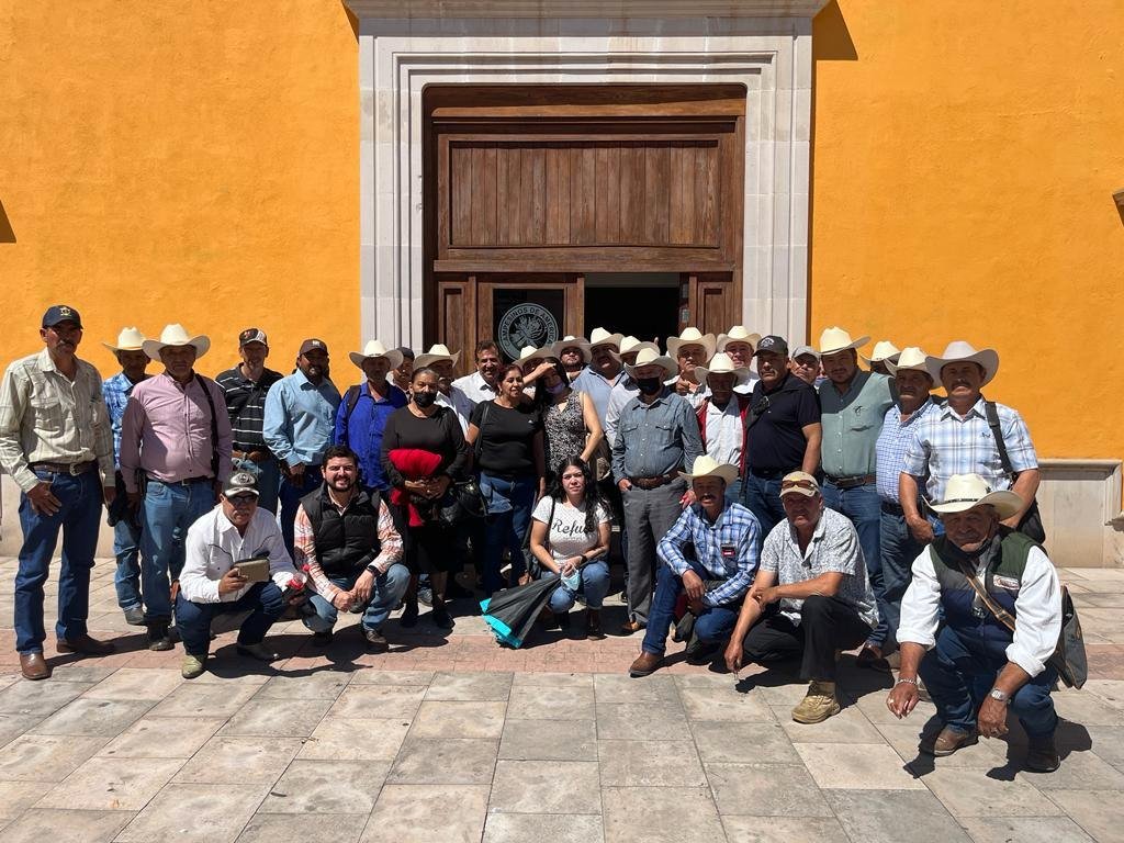 Se llevó a cabo reunión con la estructura de la CNC de la Zona Sierra de Durango, para la elaboración de la propuesta de obras, servicios y desarrollo rural, con el propósito de poder coadyuvar en la elaboración de los planes de trabajo. #SomosCNC #CNCDgo