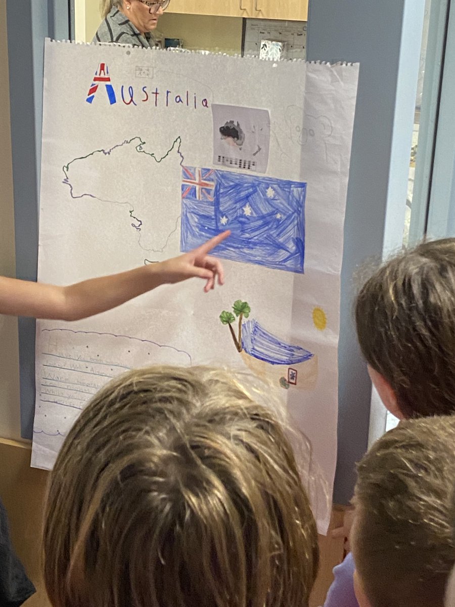 CollierLiz's tweet photo. Fifth graders enjoyed a nice gallery walk in the hall today as they presented projects. Great job ⁦@HuskiesMann⁩ https://t.co/byoVRUGEgt