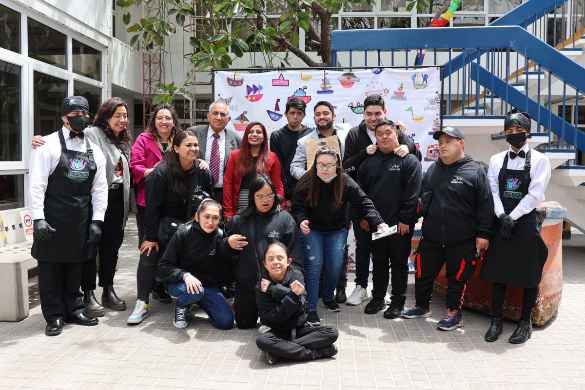 Gore_Tarapaca's tweet photo. #Inclusión 🫶
Gobernador @JMCarvajalG acompañó a 10 personas con diversidad funcional intelectual, al cierre del Laboratorio de diseño comunitario #BarquitoDePapel, una inicitiva financiada por @Gore_Tarapaca.
Conoce su línea de diseño en 📲 https://t.co/uEQPs6eXWg https://t.co/kxraTgkXjo