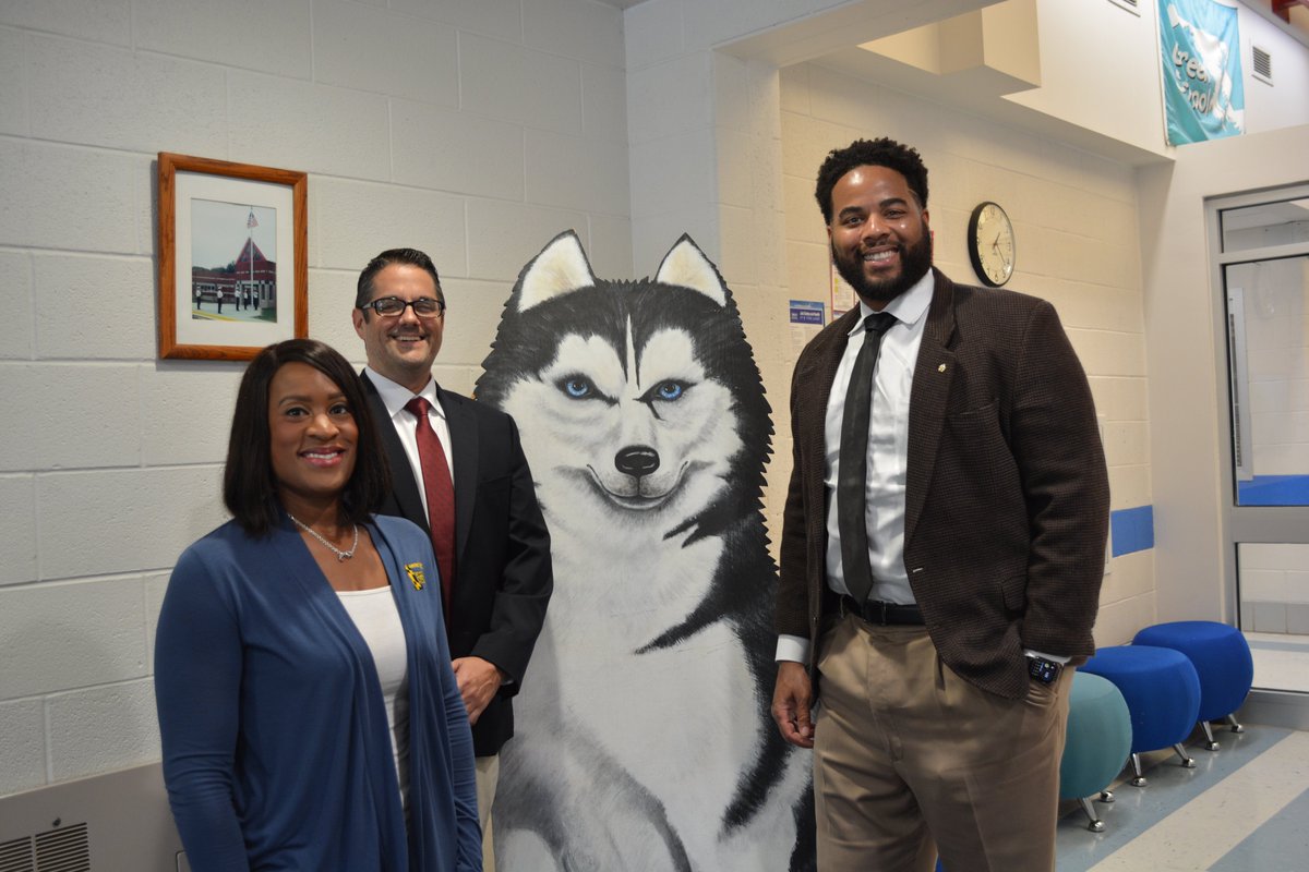 calvertnet's tweet photo. Dr. Townsel enjoyed meeting, speaking, and reading with Dowell Elementary School students today! https://t.co/vcF8dv2YWy