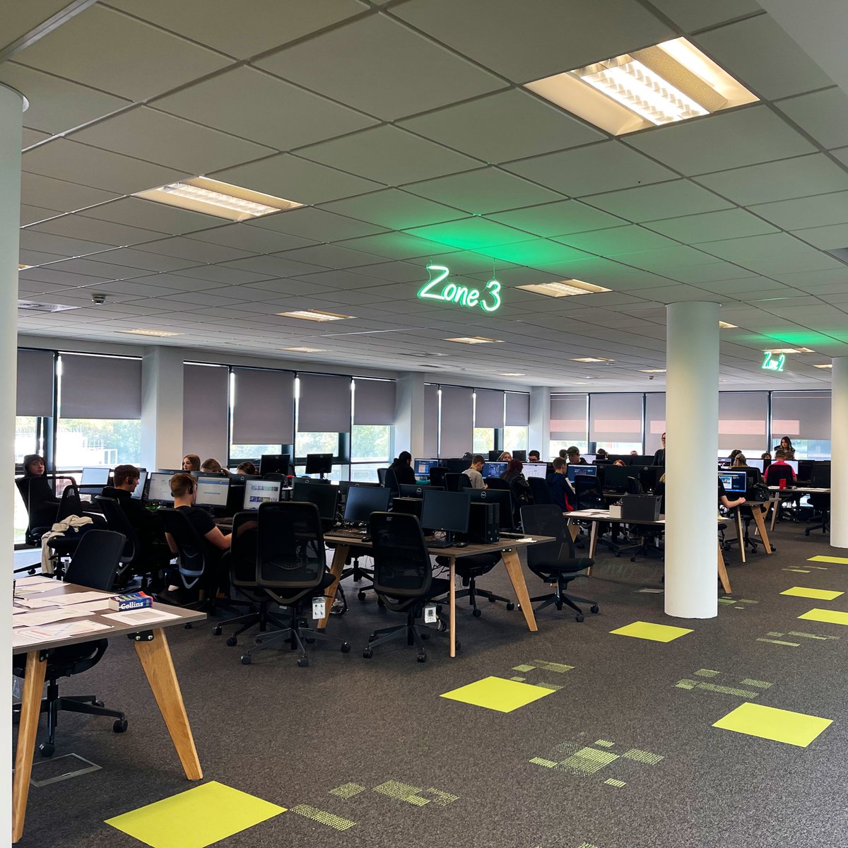 Brilliant to see the newly renovated Universal Learning Provision area at Nantgarw Campus so busy this afternoon! With VR added to the menu of ULP options, our learners are getting some amazing experiences 🤓 @ColegyCymoedd