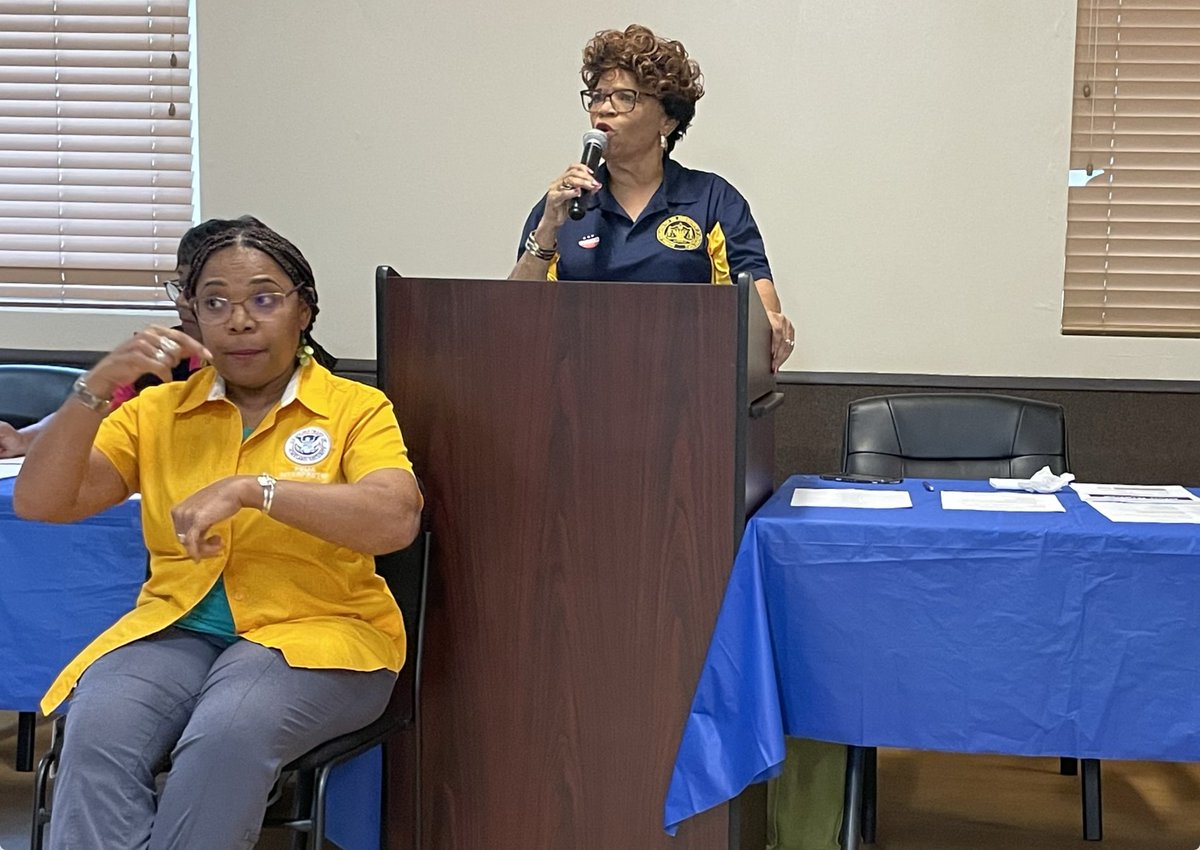 RepDarrenSoto's tweet image. #TeamSoto was present at yesterday&apos;s Osceola @NAACP chapter meeting.

Local residents heard about the work @FEMA is doing to help hard-hit neighborhoods like McClaren Circle and Chamber Park recover.

We will #KeepFightingForward and ensure every resident gets the help they need.