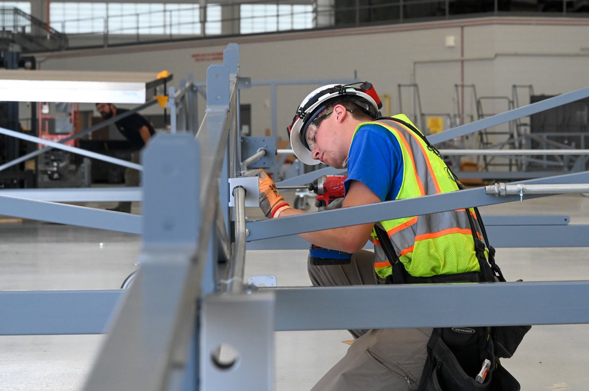 155thARW's tweet photo. The 155th ARW received stands that cost $1.3M and was funded through NGB and NATO Supply and Procurement Agency (NSPA).
The new stands have built in lighting along with power and air for tools. This makes it easy to move around and maneuver in the hangar.
#NEGuard | #Neang https://t.co/3yYWwYRKlw