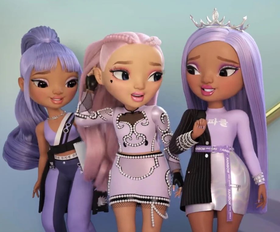OolaFanForever's tweet photo. So episode 13 of #RainbowHigh season 3 was a good one. We finally got to see the #RainbowDivas perform. I was disappointed that the #RoyalThree didn’t get the same treatment, but Tessa’s romantic storyline is adorable. Can’t wait for episode 14. ❤️📺 #YouTube https://t.co/mBUImJ8kXt