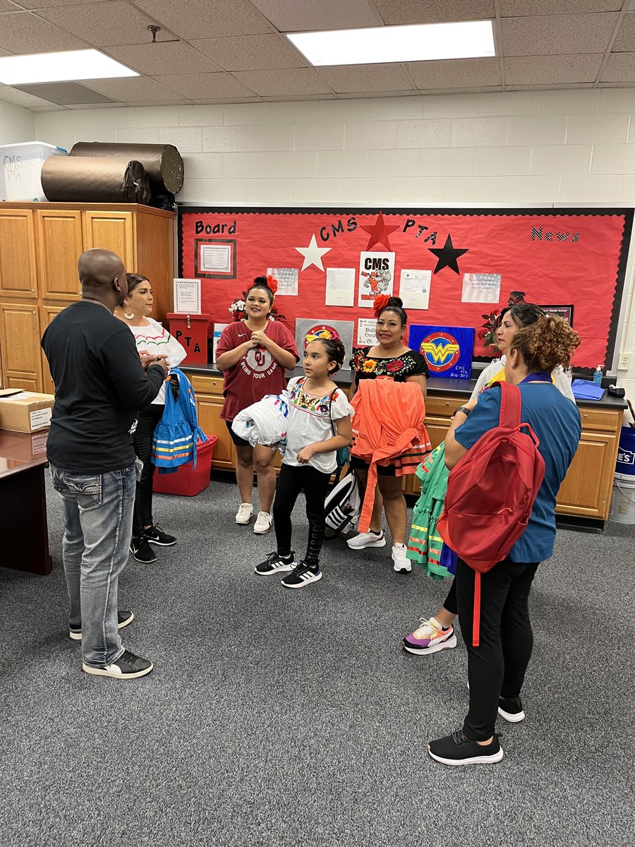 ConyersMiddle's tweet photo. Dancers &amp; singers prepare to perform for students during the CMS Hispanic Heritage Month Celebration. We’re excited to welcome our special guests! #HispanicHeritageMonth @RockdaleSchools @RCPSFamEngage https://t.co/qaImxCkLm5