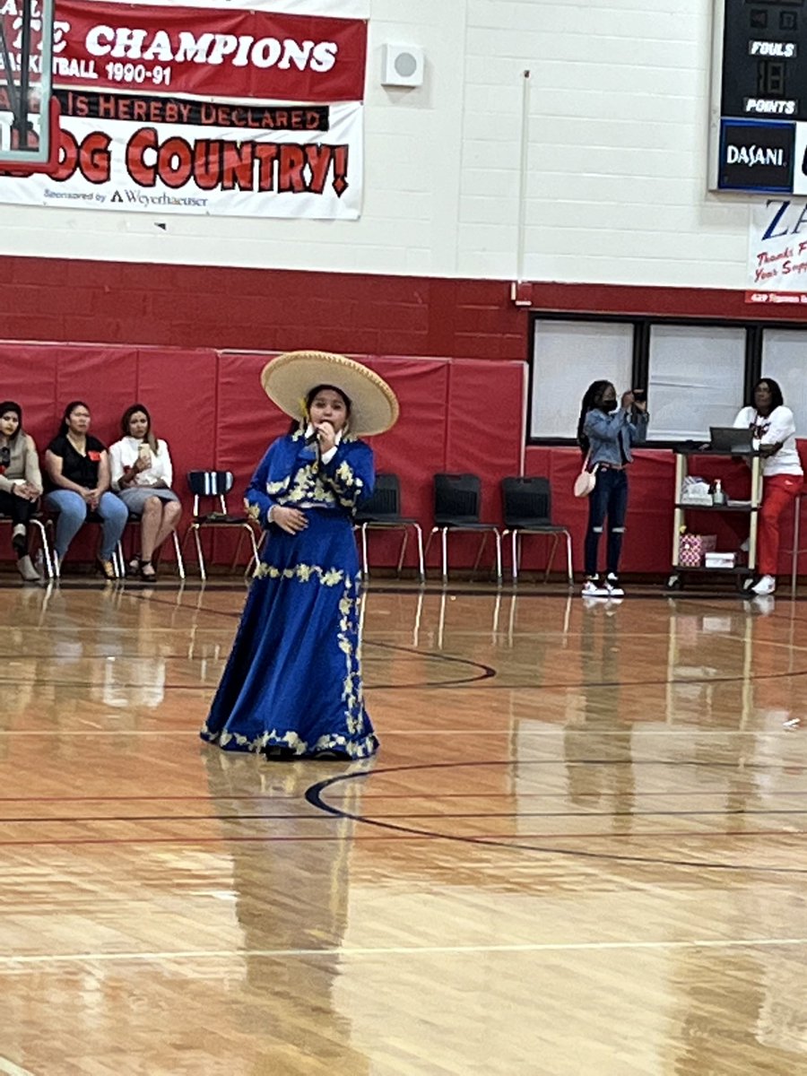 ConyersMiddle's tweet photo. Dancers &amp; singers prepare to perform for students during the CMS Hispanic Heritage Month Celebration. We’re excited to welcome our special guests! #HispanicHeritageMonth @RockdaleSchools @RCPSFamEngage https://t.co/qaImxCkLm5