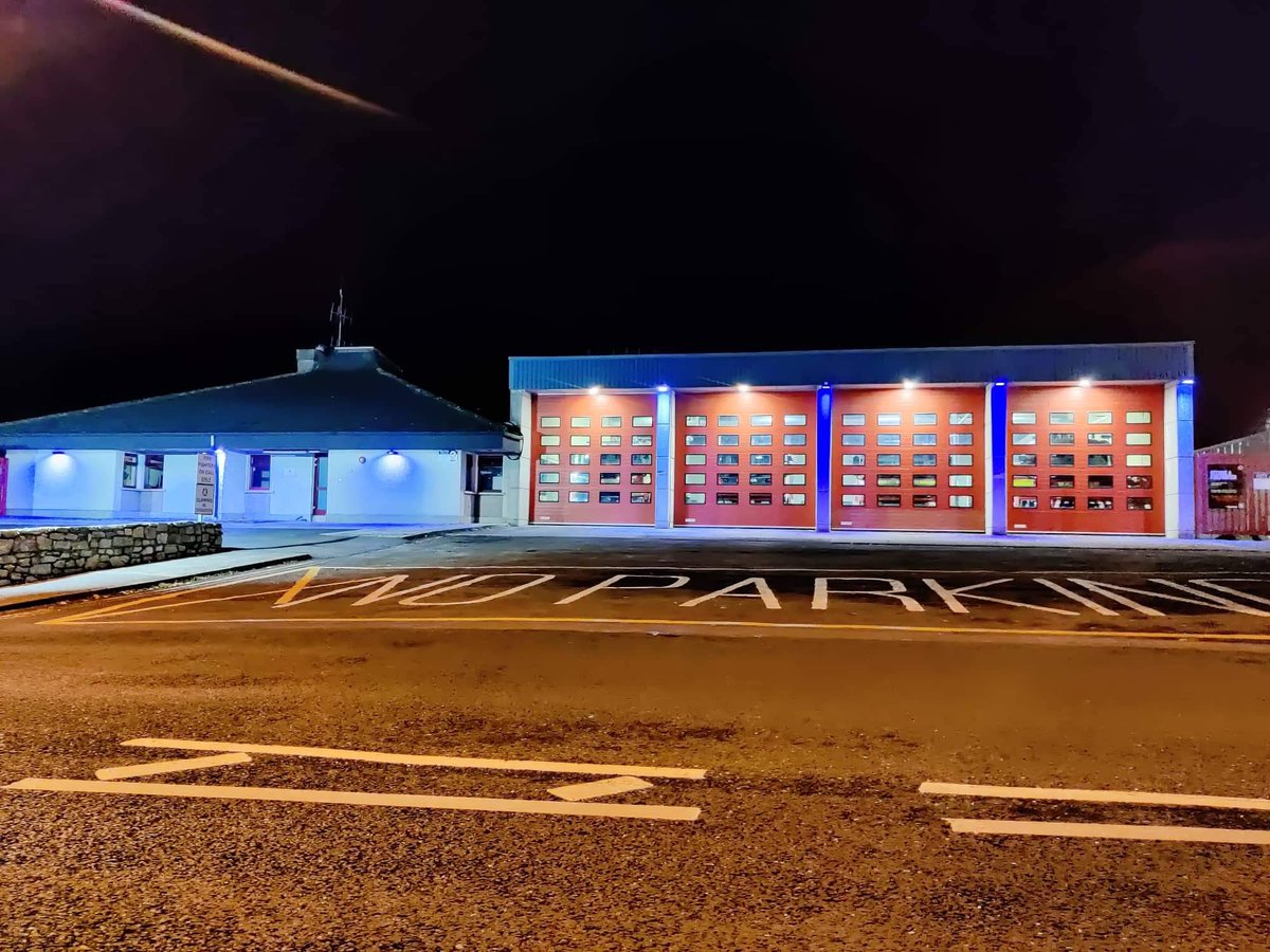 <a href="/TipperaryCoCo/">Tipperary County Council</a> lighting up Clonmel Fire Station, Tipperary for #DLDday 💜💛🌻