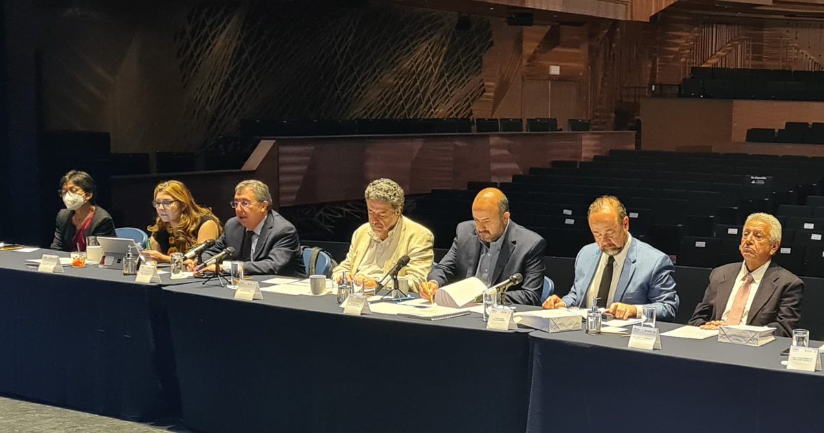 jp_arroyo_'s tweet photo. Participé en la LVIII Sesión Ordinaria del Consejo de Universidades Públicas e Instituciones Afines de la @ANUIES en donde presenté el nuevo Marco Curricular Común de la Educación Media Superior en cuya discusión participaron activamente los miembros de esta comunidad 👇
01/04 https://t.co/THTW7uXJgt
