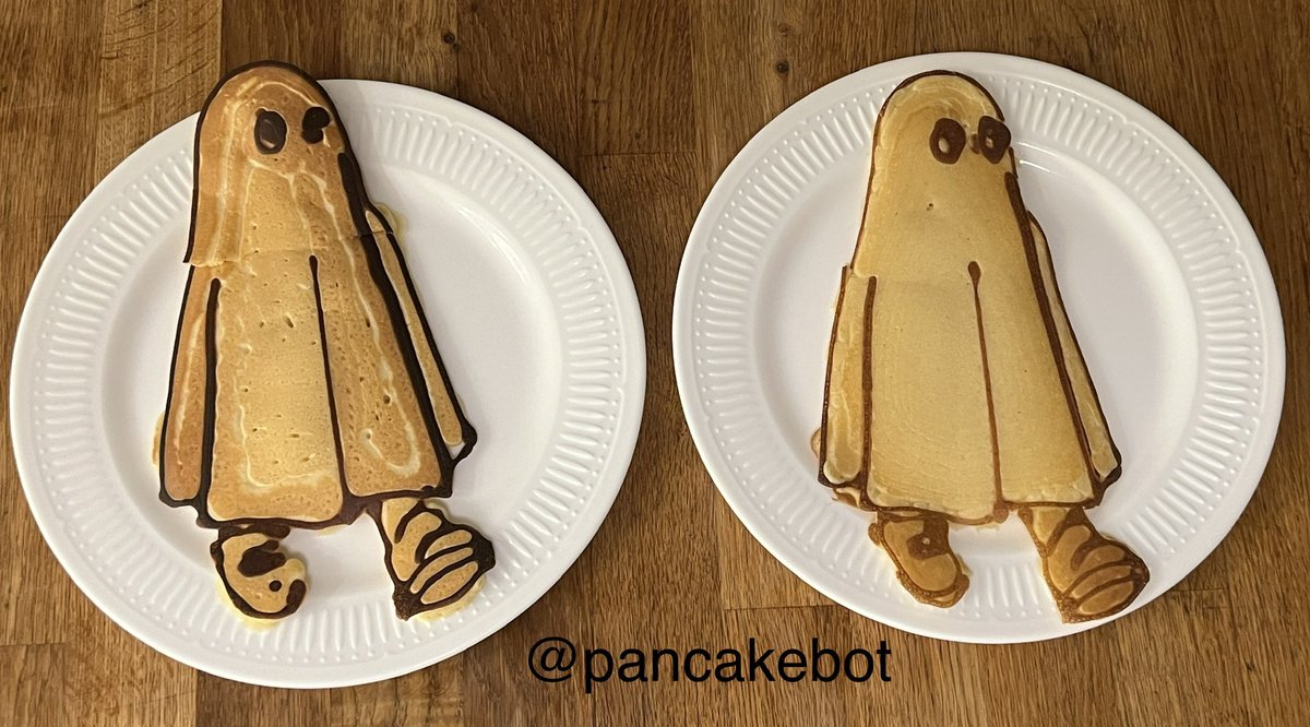 PancakeBot's tweet image. Not as big as @joeltelling&apos;s but a bit tastier.  #pancakebot #ghost @PolegarDesigns