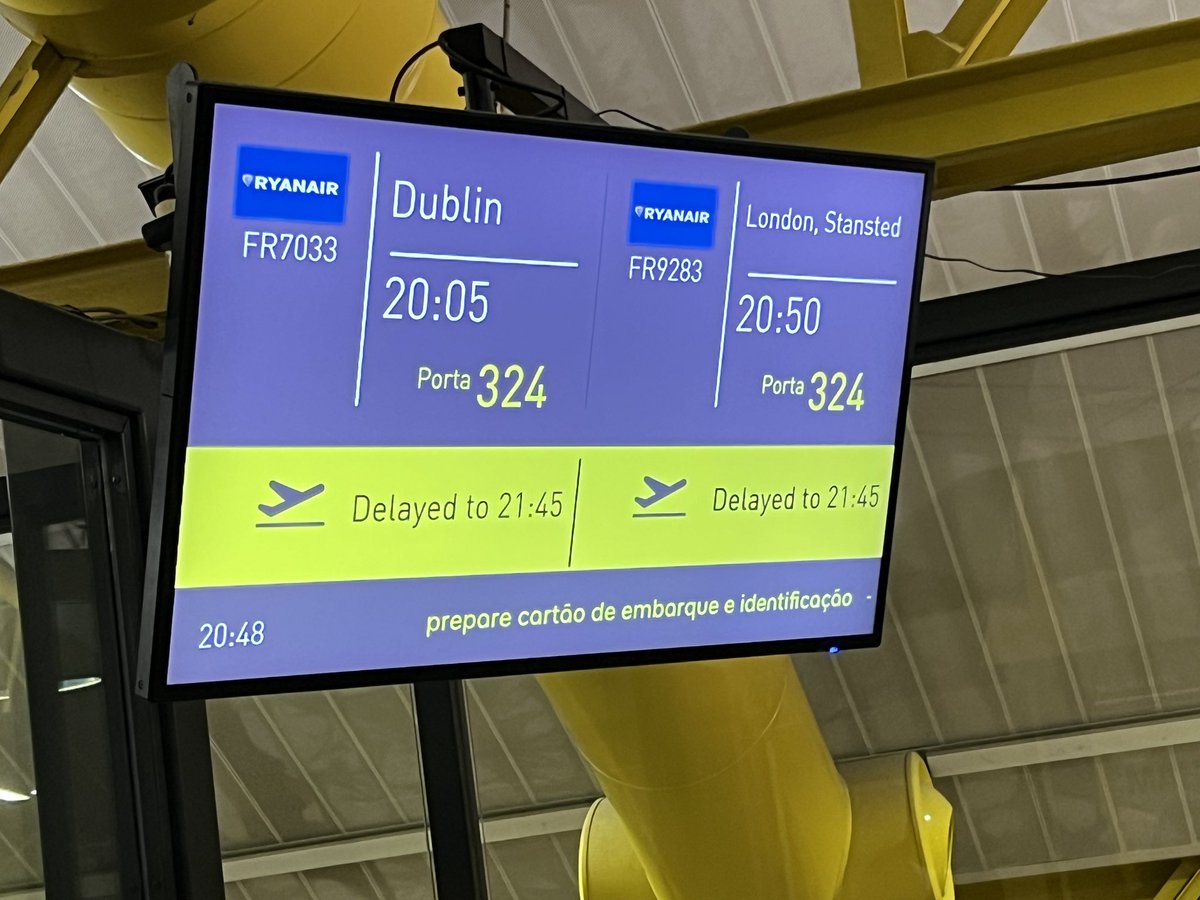 FraserStainton's tweet photo. @Ryanair might want to check this…

2 delayed flights out of the same gate at the same time from Faro Airport? https://t.co/SCayCmSwp3