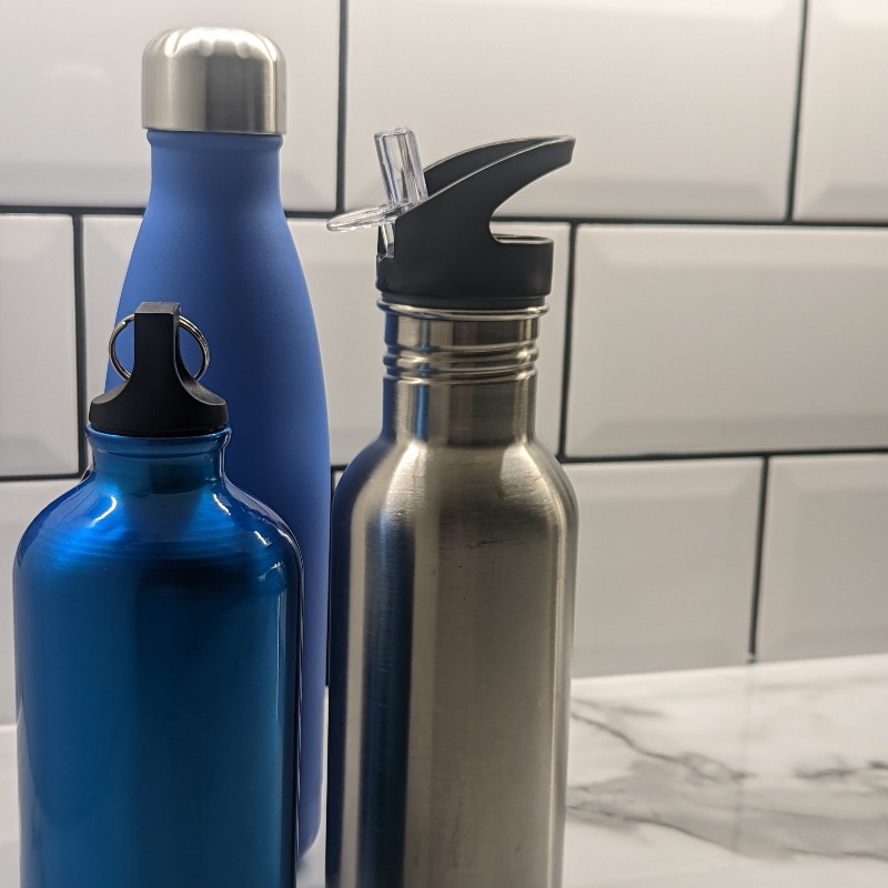 RecycleDevon's tweet photo. Say no to single-use plastic bottles by getting yourself a reusable one.  There are so many designs available.  Save money and reuse. 

Or pledge to #SaveAndReuse for your chance to WIN 1 of 20 stainless steel reusable water bottles! https://t.co/6gROuh2cy4 https://t.co/iByAtYK2ec