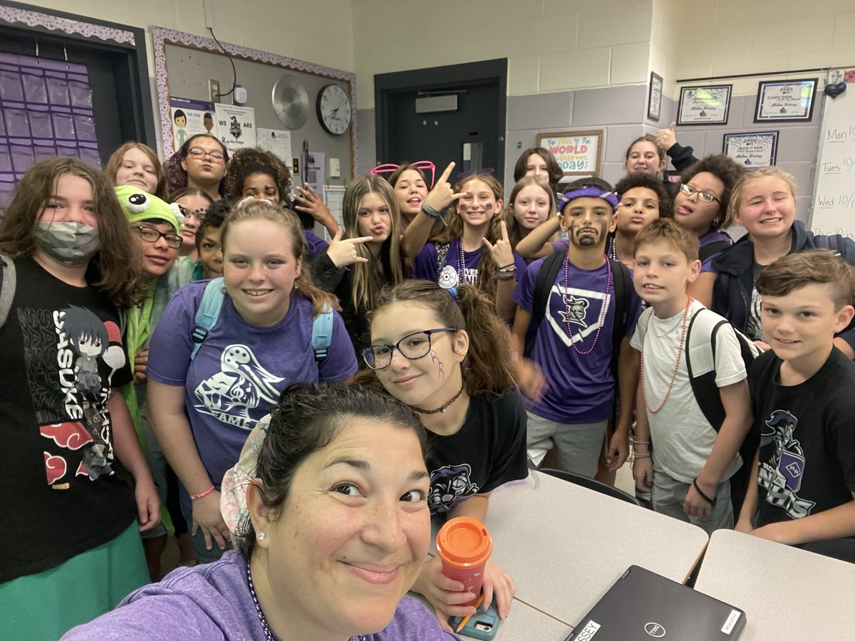 mdinamid's tweet photo. What an amazing day and a FABULOUS Pep Rally!! #weareroyal #royalknights #ALLIN https://t.co/Qv8JaVPPRD