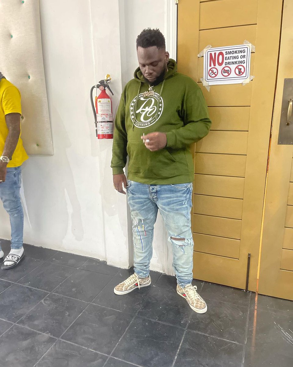 SSnippet_1's tweet photo. "Born Fi Great Dawg Time Gon Tell, Nuh Money Cyah Buy Mi Loyalty, Plus Mi Don't Buy Friend" ๐ - Chronic Law w/ Jahshii #GodInCharge https://t.co/uCUDOMc88n