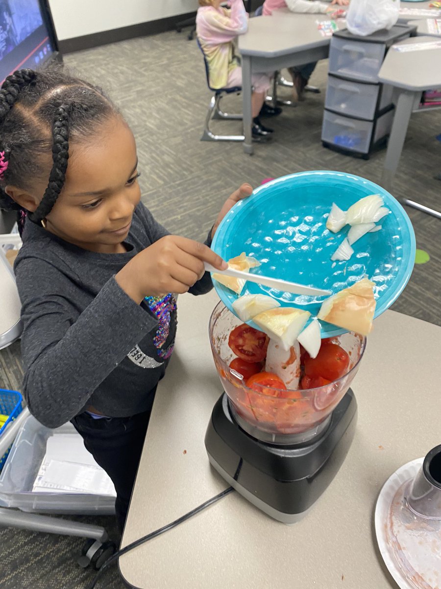MrsJessCosman's tweet photo. First grade celebrated Hispanic Heritage Month by rotating to different classrooms to experience different parts of Hispanic cultures. In Mrs. Cosmanβs class, we made homemade salsa to have as a snack! #ic2223 #onlyatIC #ICallthetime https://t.co/UAoouD0TeD
