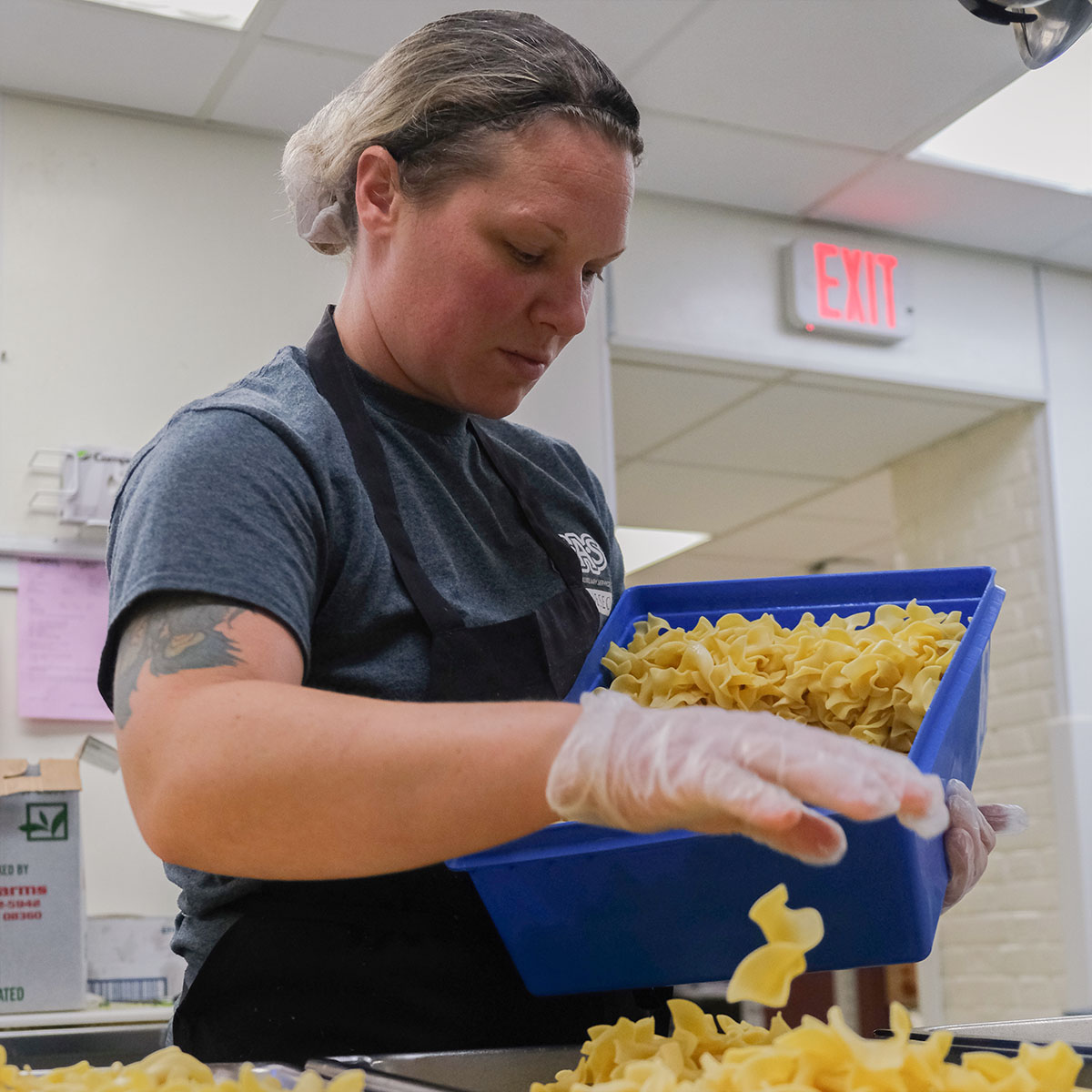 CASSUNYGeneseo's tweet photo. CAS Head Chef Marissa DioGuardi is hard at work prepping for the Intercultural Dinner hosted by the Alliance for Community Enrichment (ACE) group! https://t.co/JGTKwOHtvS