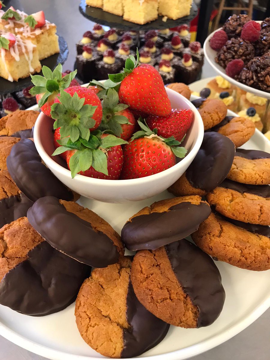 AstonPerera's tweet photo. Afternoon teas.... https://t.co/dDXDbgRh8I