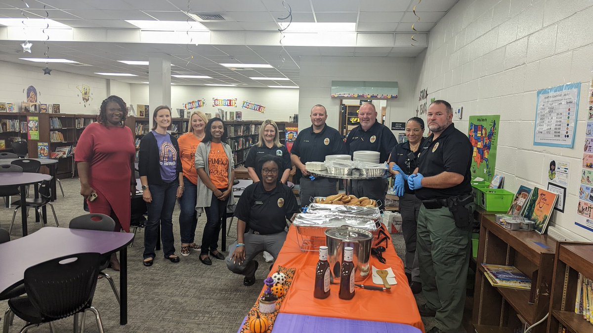 HES_HCS's tweet photo. We cannot thank our Hampton PD and Mayor Tarpley enough for the yummy BBQ lunch today and recognizing our TOTY. We feel the love 💕 https://t.co/2SBDwppvV4