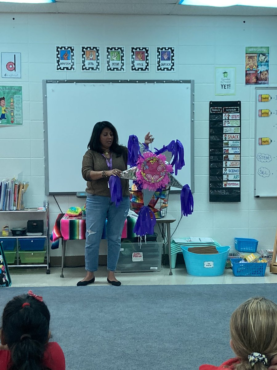 MrsDalbecsClass's tweet photo. Thank you so much to Mrs. Karabetsos for teaching us all about her Mexican culture! Our first Culture Corner was amazing! #webelong220 @Lines220 @Lines_Principal @barrington220 https://t.co/mnyqNpXvxq