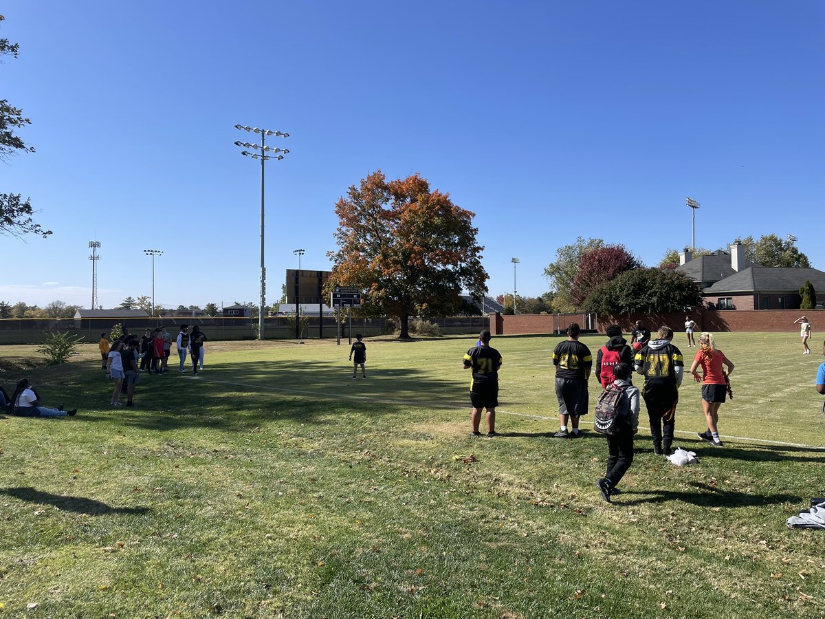KelleyRFox's tweet photo. Had fun watching the rivalry between kickball teams! Was a great day #kammerer #kickball @KammererCubs https://t.co/Rg4kCg4MwC