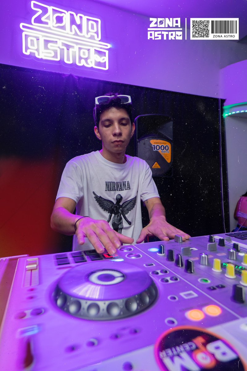 🥤 VIERNES DE PROMOS 🥤 

Hoy nos acompaña Dj Chez con un set cargado de mucho perreo 💃🏻🔥