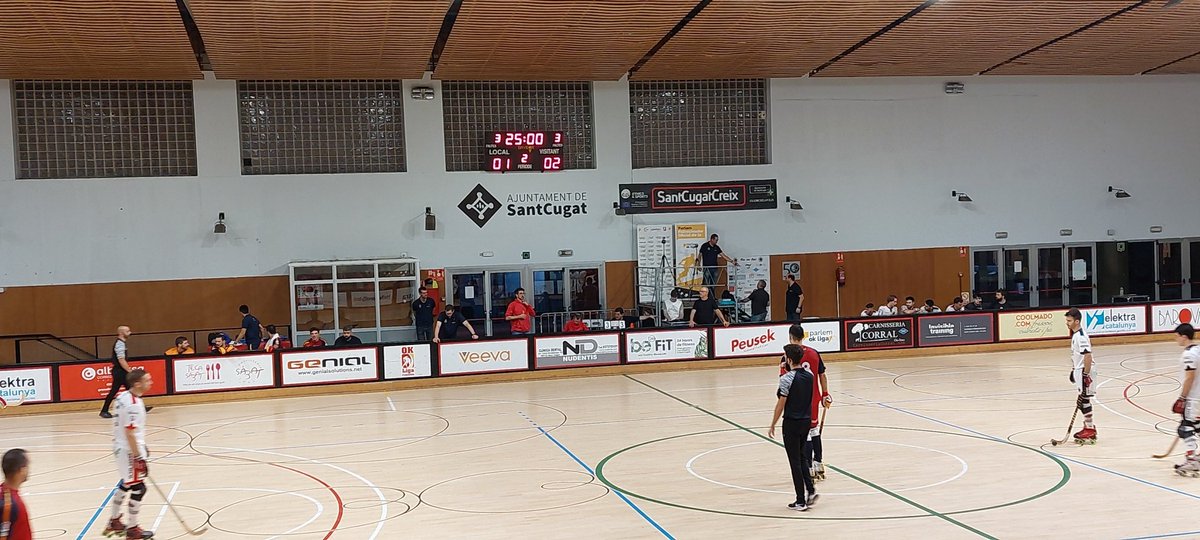 phcsantcugat's tweet photo. Comença la segona part al pav2 amb un 1 a 2 favorable a la selecció espanyola. Som-hi Santcu! https://t.co/kzAYNCIsNe