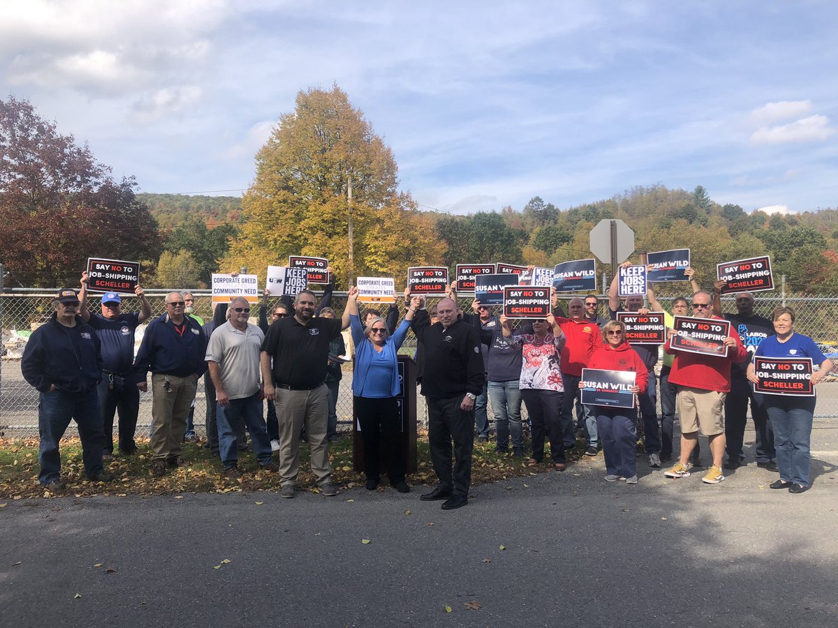 BernieHallUSW's tweet photo. Pa @steelworkers are proud to have endorsed and stand with @RepSusanWild #USWd10 https://t.co/pcbTqPiIV9