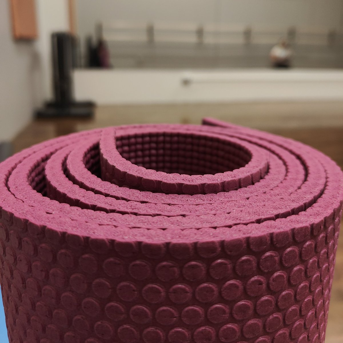 cindysychow's tweet photo. BCST 1111 - Media Performance
Yoga class is a part of our course curriculum! I'm working hard each week with my classmates to "free the natural voice".
📢: "Send energy up the spine and relax all your muscles!"
✅2/20
#RadioArtsandEntertainment
#bcitstudent
#mediaperformance https://t.co/asgfMfjWT2