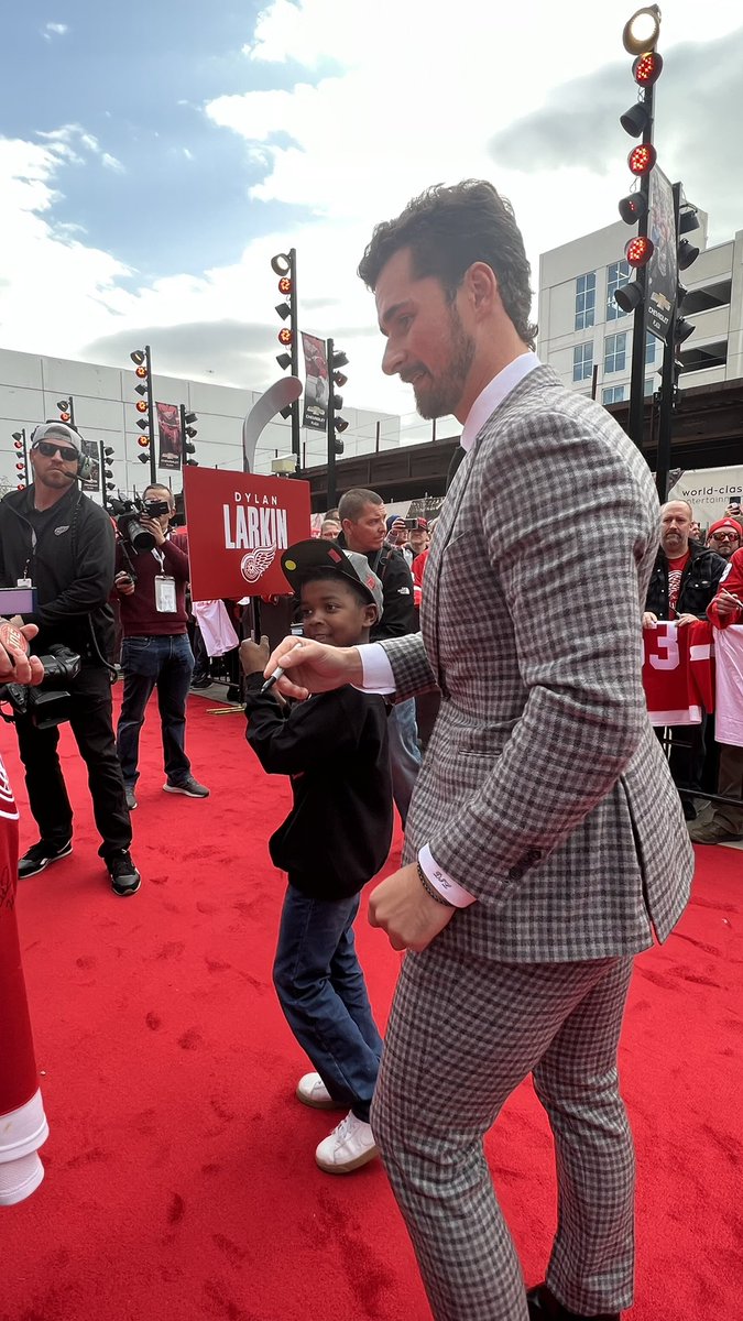 janemgonz's tweet photo. Your @DetroitRedWings Captain! #lgrw #hockeybutt #redcarpetwalk https://t.co/2QhhWDTLj2