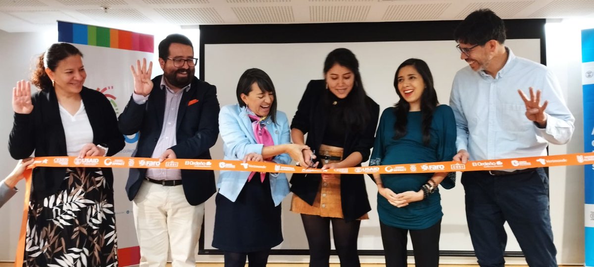 GrupoSocialFEPP's tweet photo. 𝗙𝗘𝗣𝗣 𝗔𝗣𝗢𝗬𝗔 𝗔𝗟 𝗖𝗢𝗡𝗦𝗨𝗠𝗢 𝗥𝗘𝗦𝗣𝗢𝗡𝗦𝗔𝗕𝗟𝗘
Con el fin de elevar la conciencia en el 25% de ecuatorianos en #ConsumoResponsable, se realizó la presentación de la 2da etapa de la campaña impulsada @FARO_org ,empresas #SPPACT y #Fepp en @produbancoec #Quito https://t.co/ERJBSswy7h