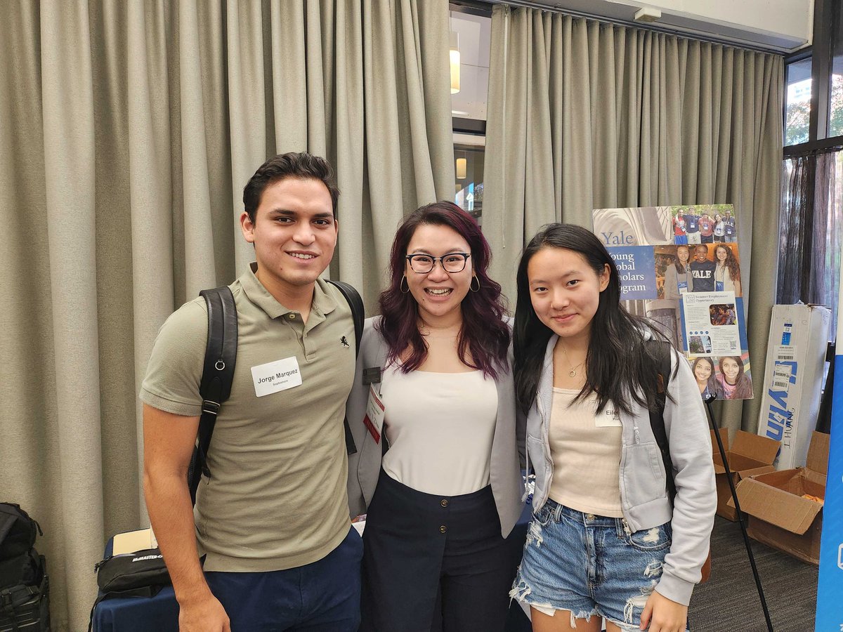 yaleygs's tweet photo. YYGS staff member, Shu Yi Zhou, was thrilled to meet YYGS alumni at Harvard's Diversity Career Fair! #yygsalumni #yaleygs https://t.co/qKDt5IFypH