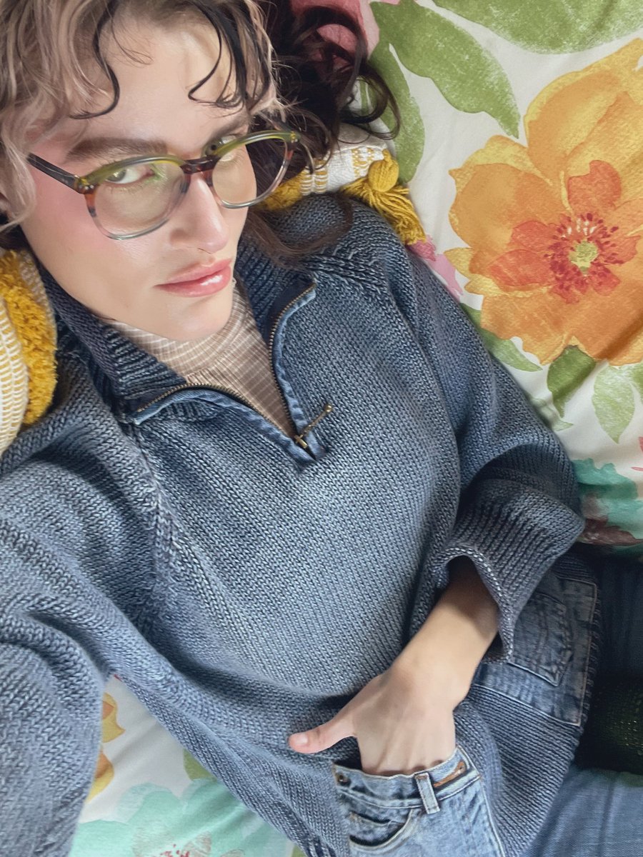 lonesomemango's tweet image. wear yur childhood pockets on yur hips #falltips