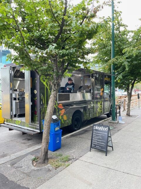 NEW Post: My Review of the Planted Love Food Truck buff.ly/3etW8b1 <a href="/StreetFoodApp/">Street Food App</a>