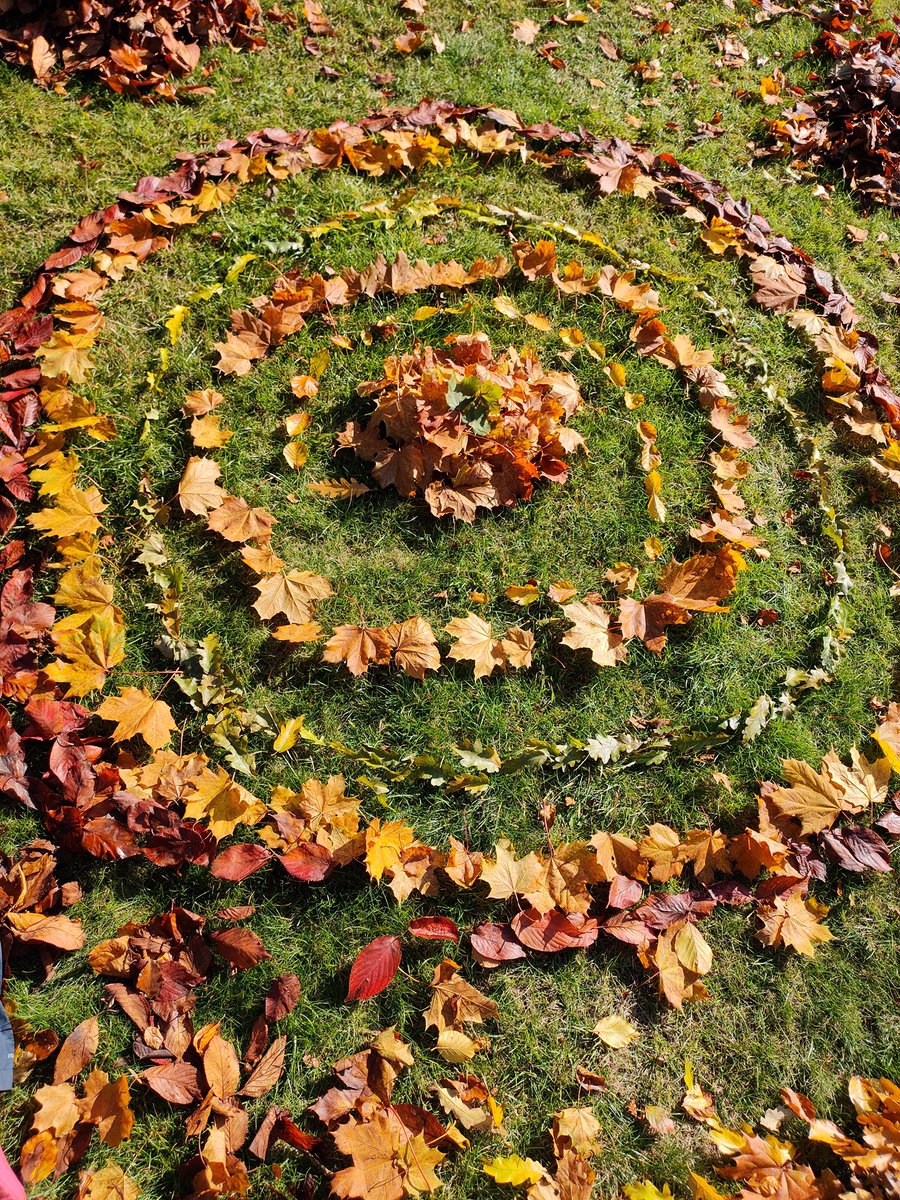 Rendcombjuniors's tweet photo. Year 3/4 pupils enjoyed collecting a variety of leaves from @RendcombCollege’s parkland to create some beautiful #LeafArt in the #Autumn sunshine. #ForestSchool #OutdoorEducation #Cotswolds  #IndependentSchool https://t.co/1QlnWgm8I1