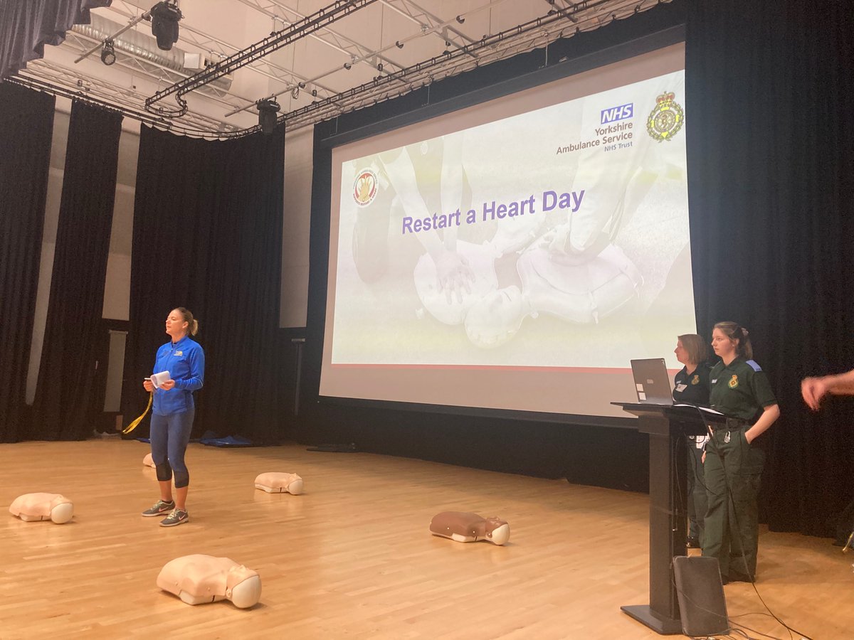 kimleadbeater's tweet photo. Today I joined pupils @WMount School in #Cleckheaton for  #RestartAHeartDay. More than 30,000 students at secondary schools across Yorkshire and the Humber took part, learning life saving #CPR skills. Thank you to the brilliant team @YorksAmbulance for this great initiative👏🏻❤️ https://t.co/rBKap6abgp