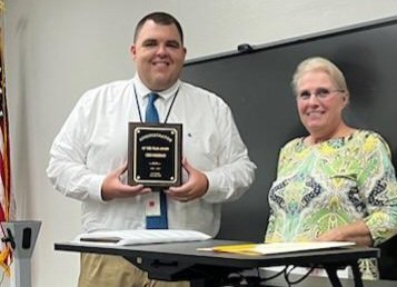leecosupt's tweet photo. Congratulations to Dr. Chris Dossenbach, @leecoschoolsnc
Assistant Superintendent for C&amp;I, named Lee County Association of Educational Office Professionals Administrator of the Year! Presented by local LCAEOP President Becky Maddox.
@ncsupers https://t.co/J66bZonWUR